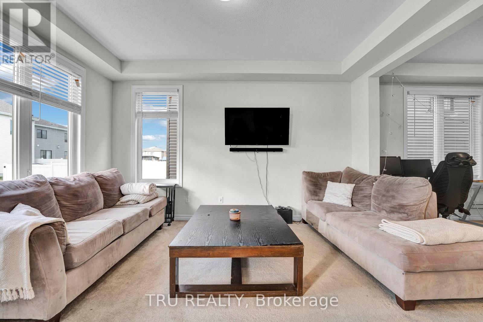 71 CASPIAN ROW - 9