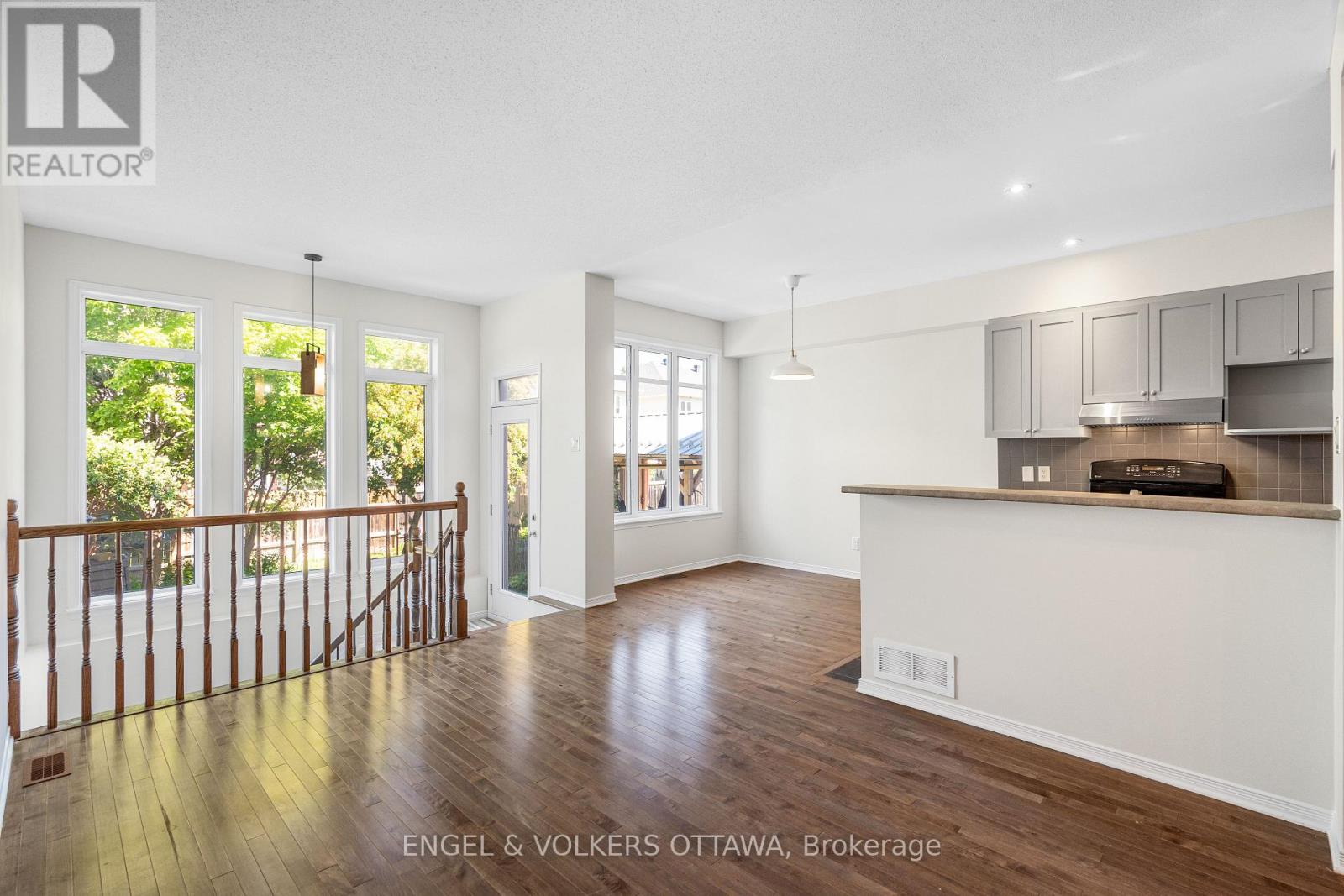 3 Bed, 3 Bath House for Rent in Ottawa – 729 NAKINA WAY, Ottawa – MLS# X13614436 - Image 11