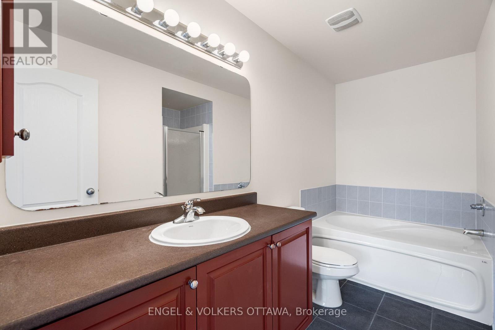 3 Bed, 3 Bath House for Rent in Ottawa – 729 NAKINA WAY, Ottawa – MLS# X13614436 - Image 28