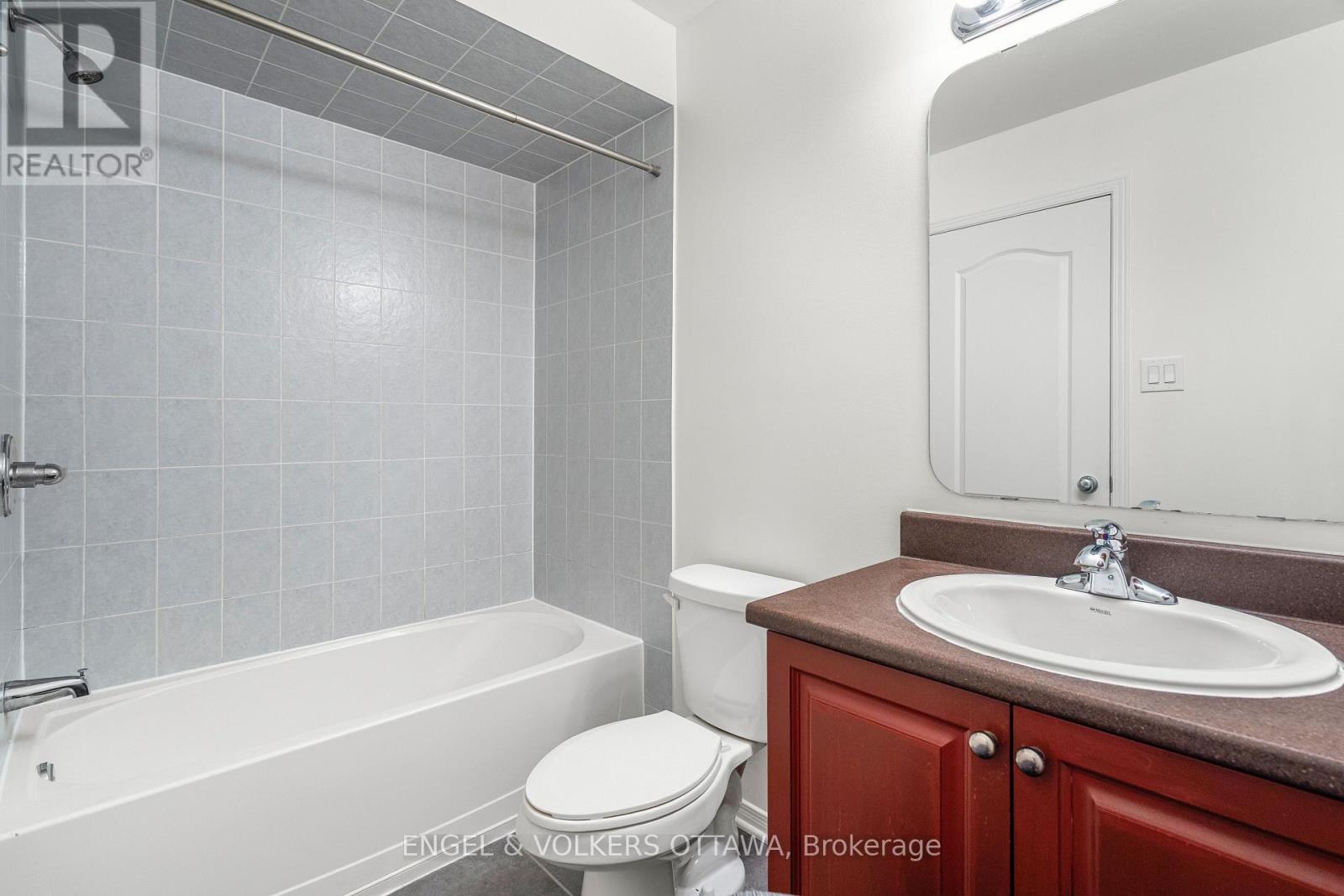 3 Bed, 3 Bath House for Rent in Ottawa – 729 NAKINA WAY, Ottawa – MLS# X13614436 - Image 38