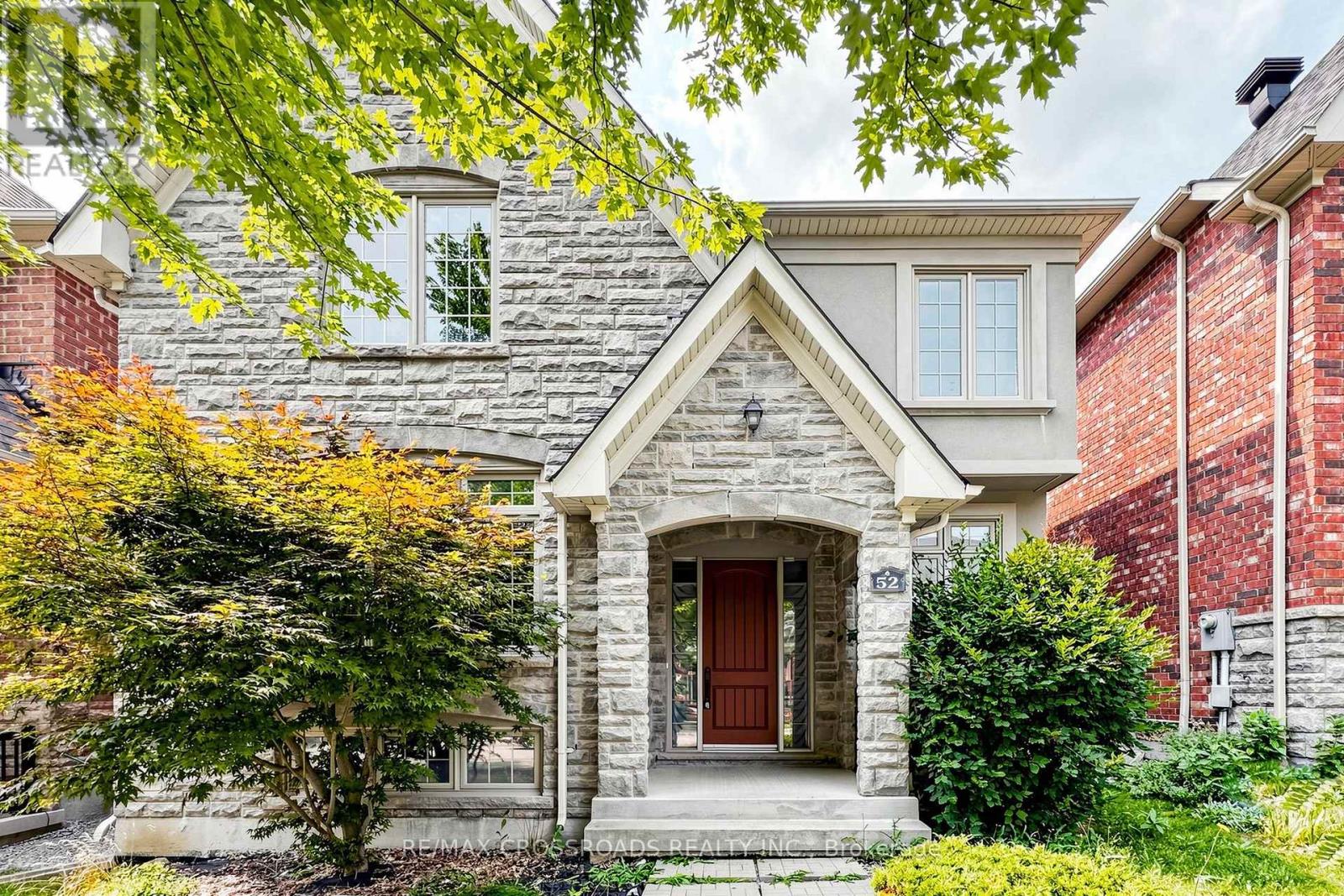 52 DUNGANNON DRIVE, Markham (Angus Glen)
