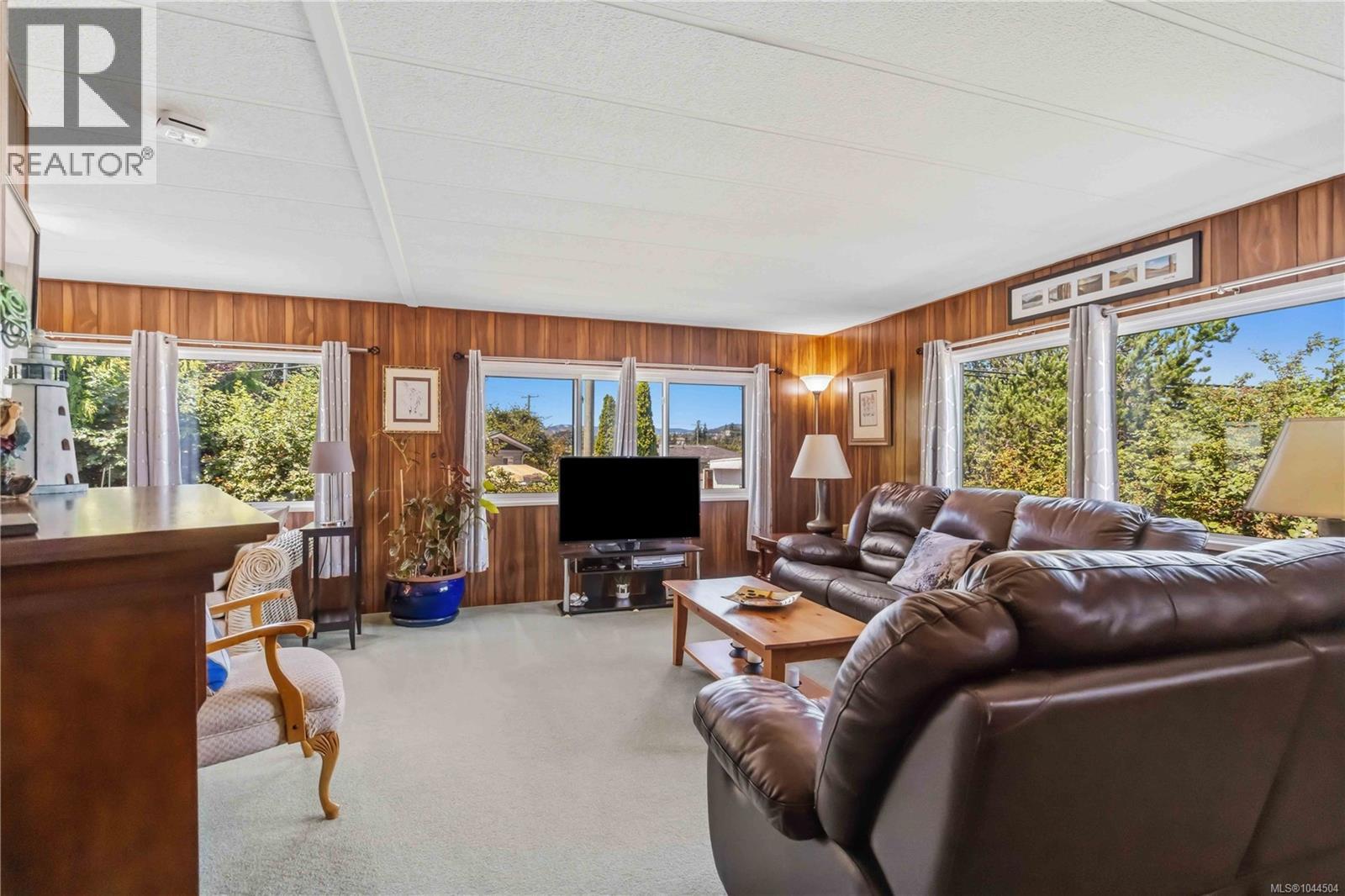 #6 158 Cooper Rd - Image 15