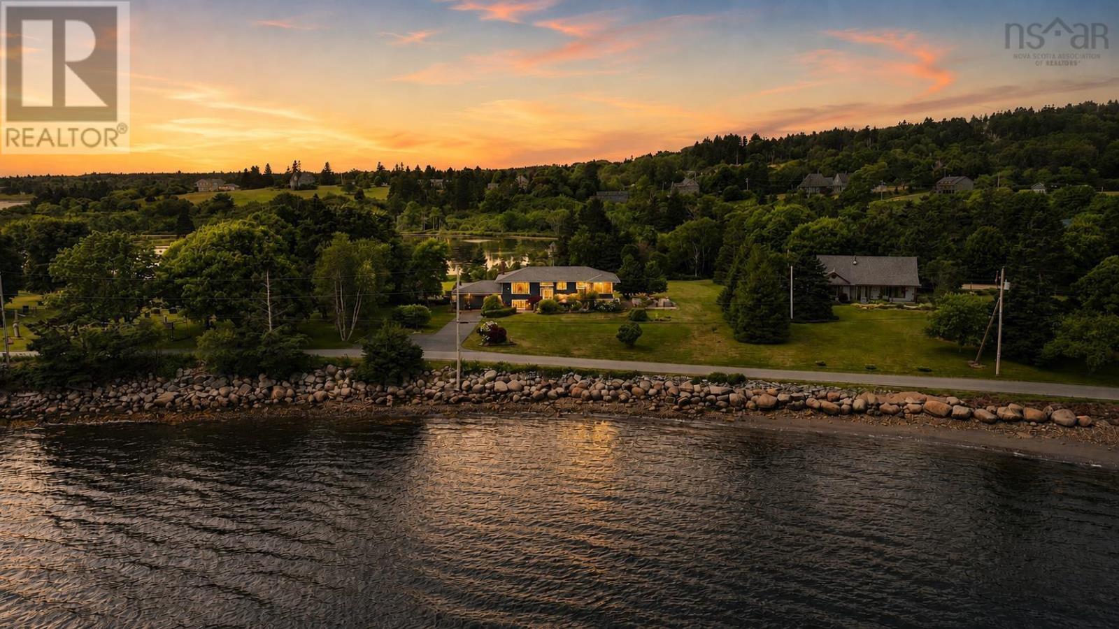 78 Fort Point Road