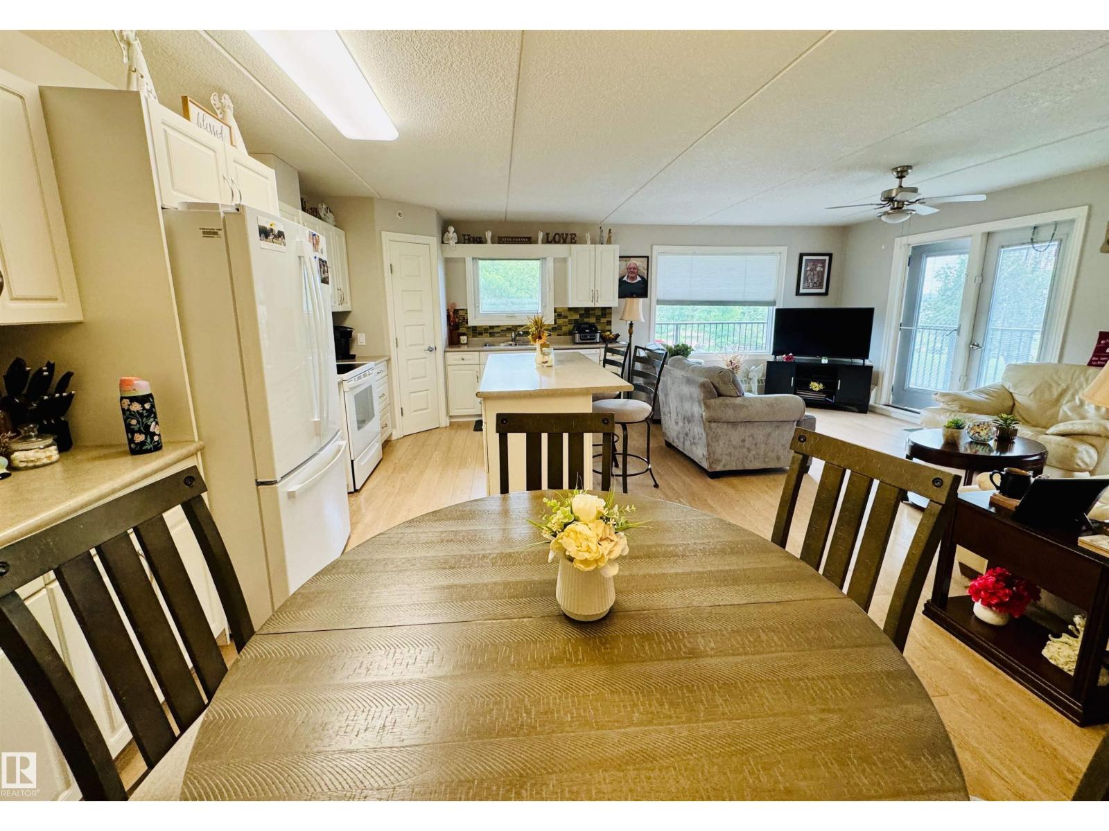 #208 4614A Lakeshore Drive - 4