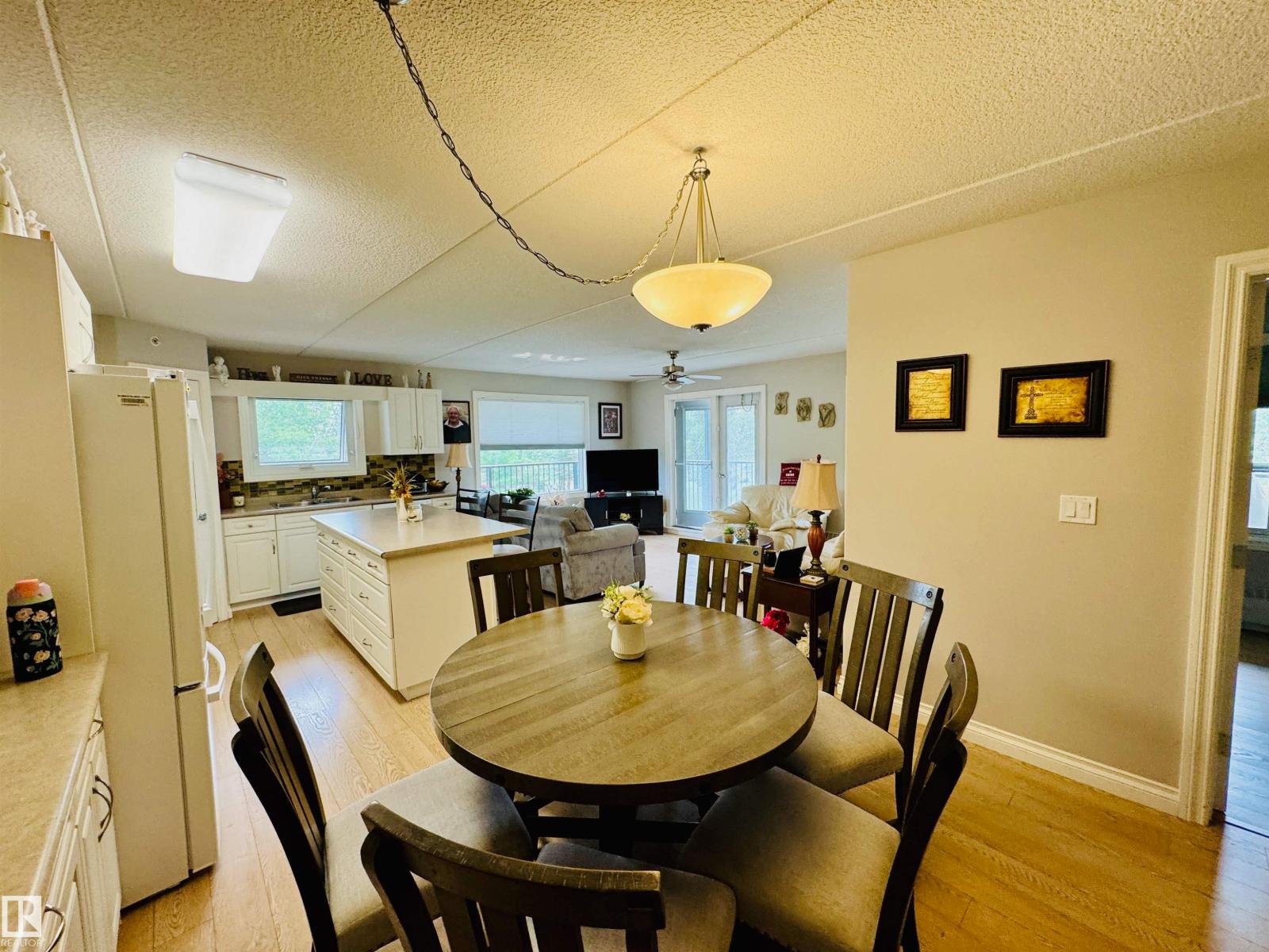 #208 4614A Lakeshore Drive - 2