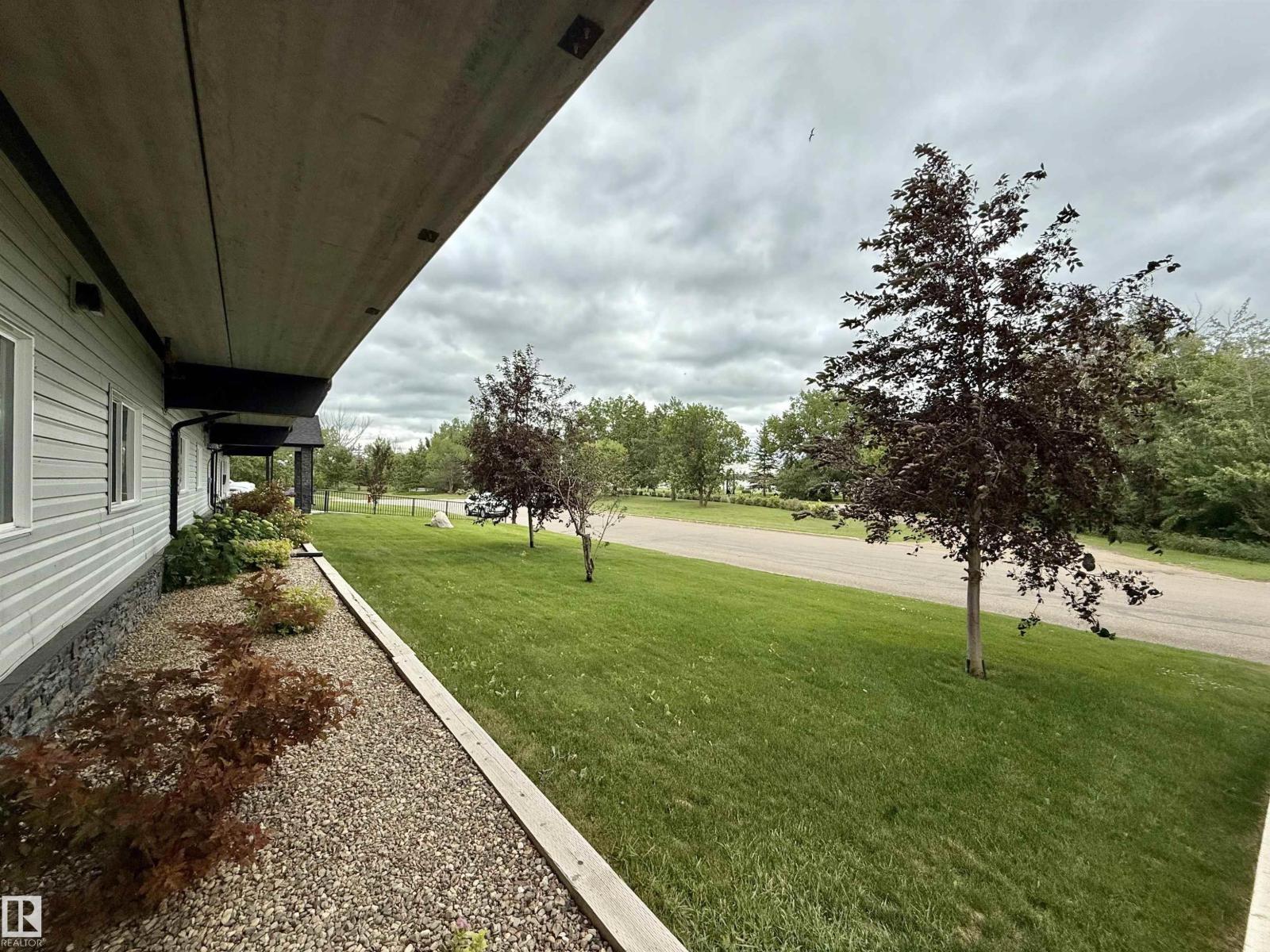 #208 4614A Lakeshore Drive - 45
