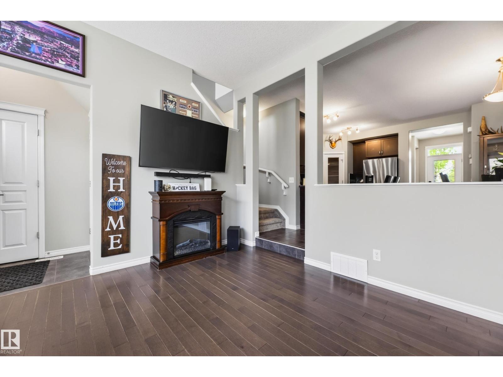 7915 22 AV SW - 21
