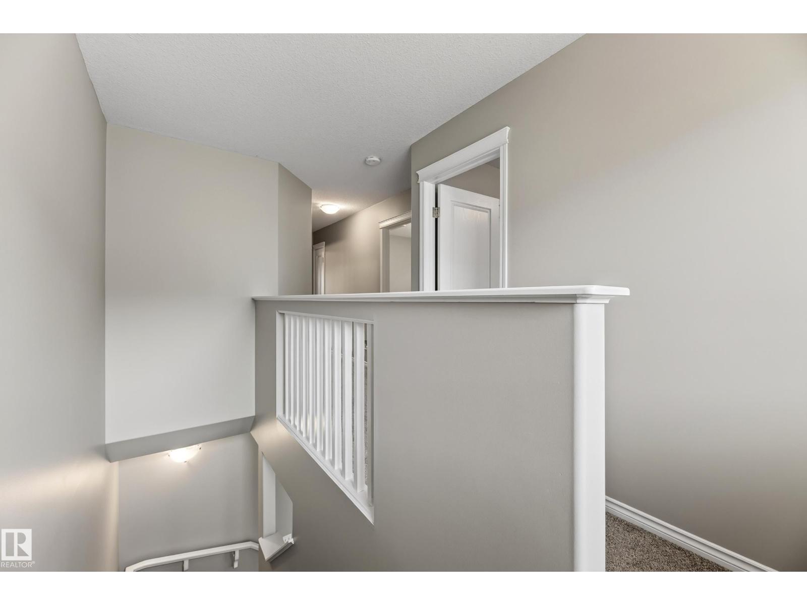 7915 22 AV SW - 25