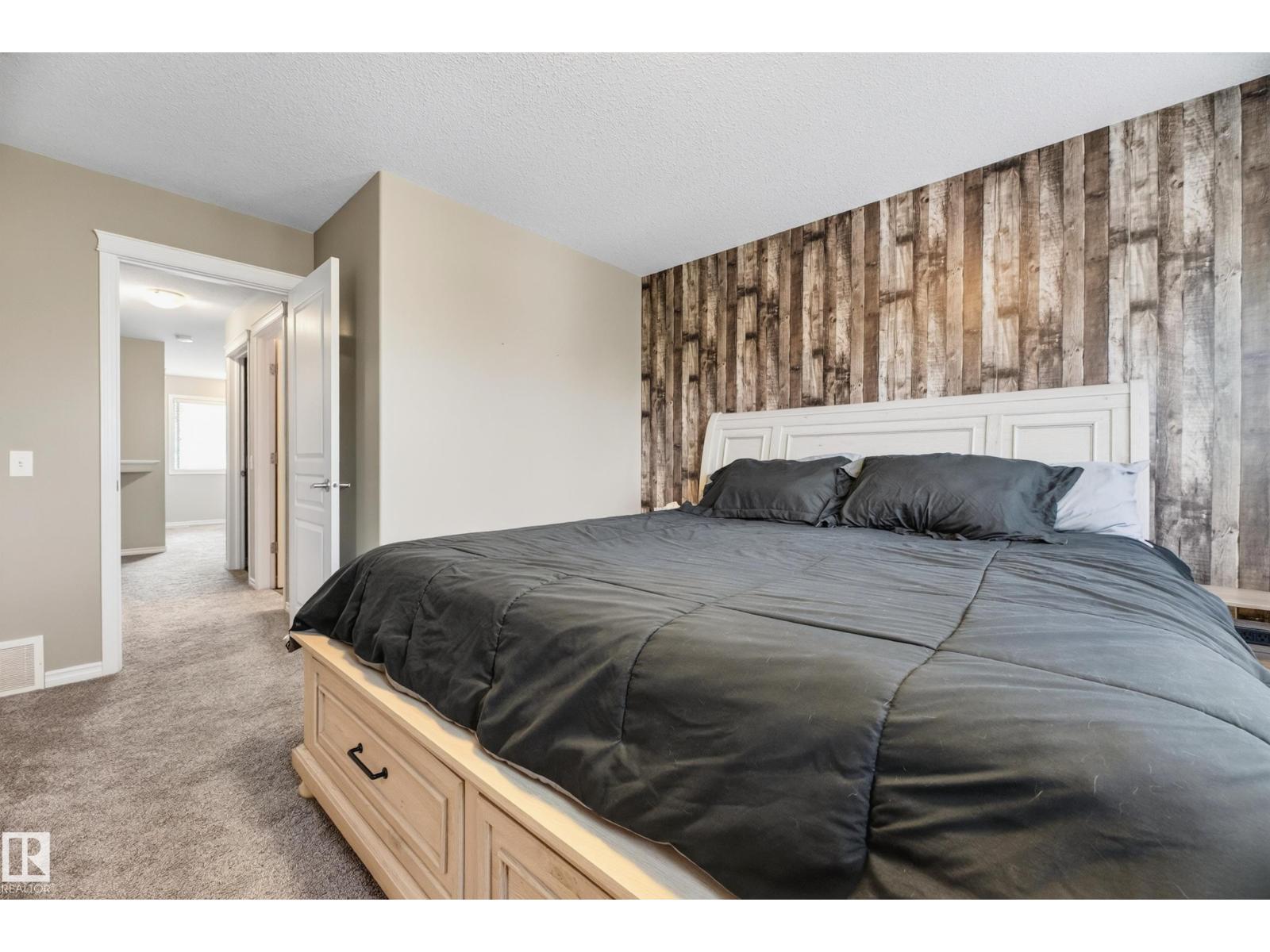 7915 22 AV SW - 36