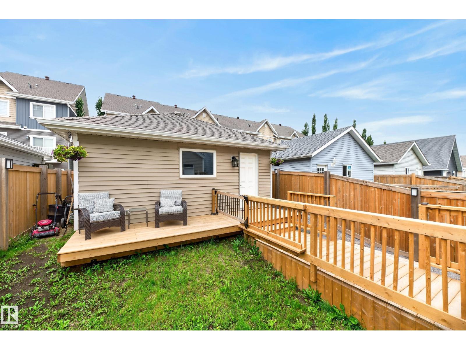 7915 22 AV SW - 52
