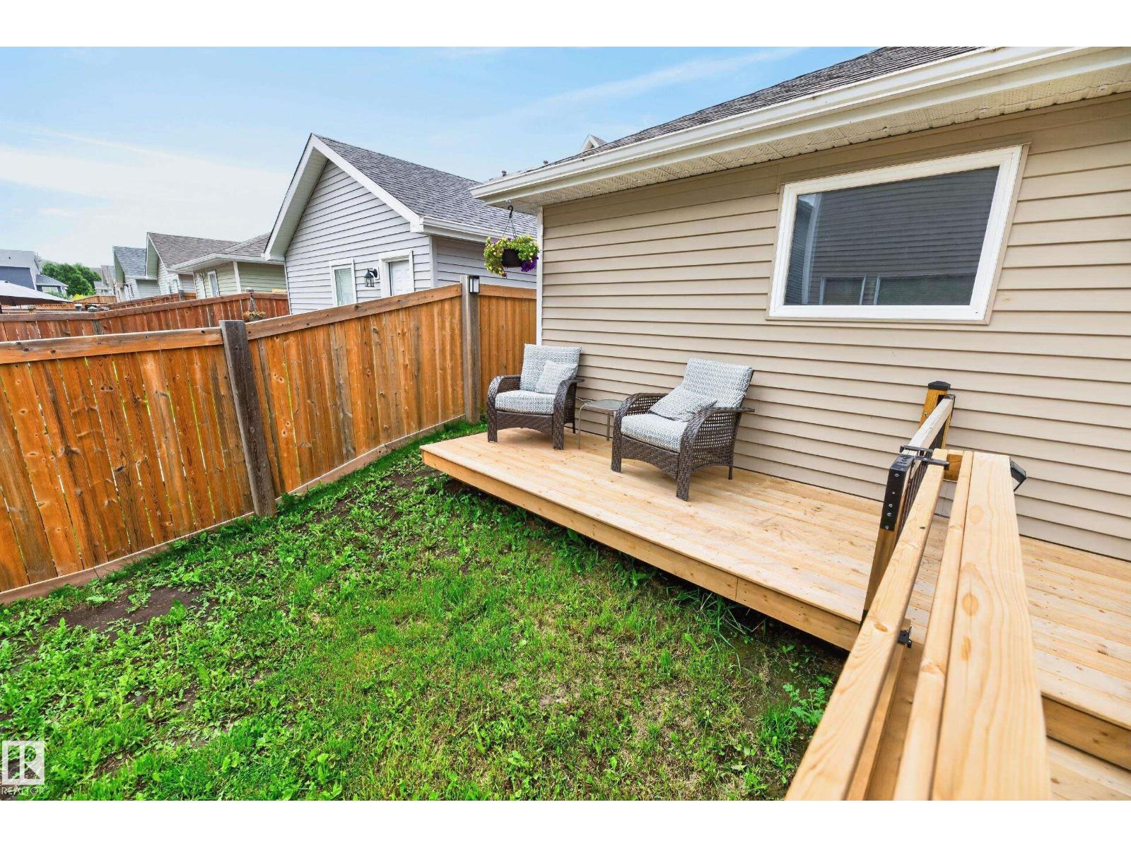 7915 22 AV SW - 54