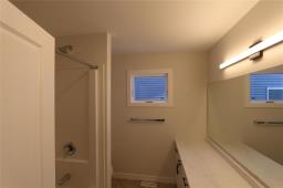 60 Dovetail Crescent, Winnipeg, MB R2C5W2 Photo 12