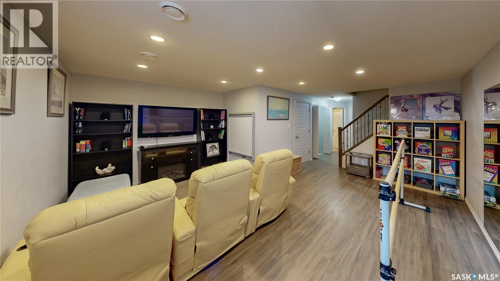 #134 4100 Sandhill CRESCENT - 34