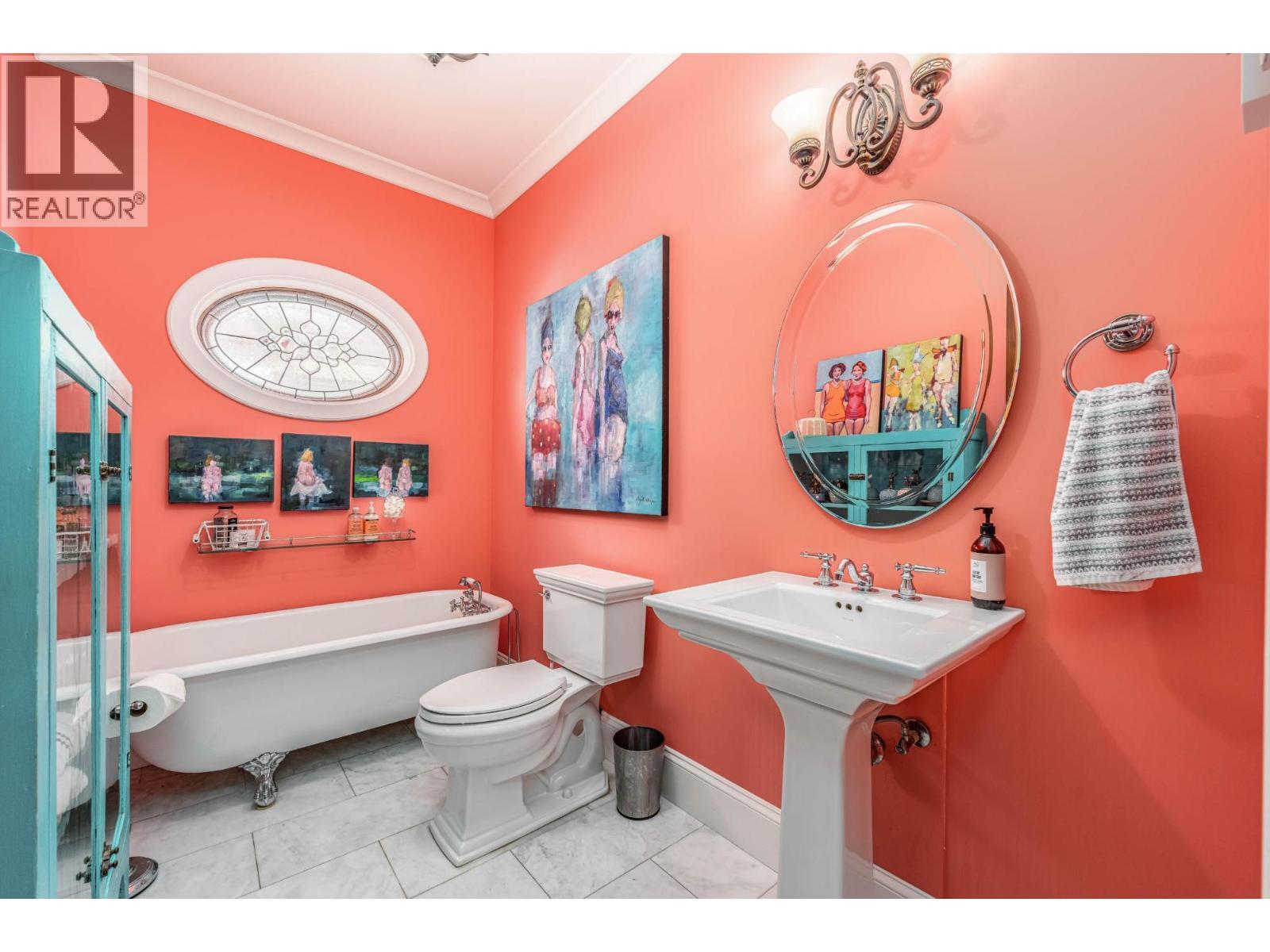 622 5TH Avenue - 26