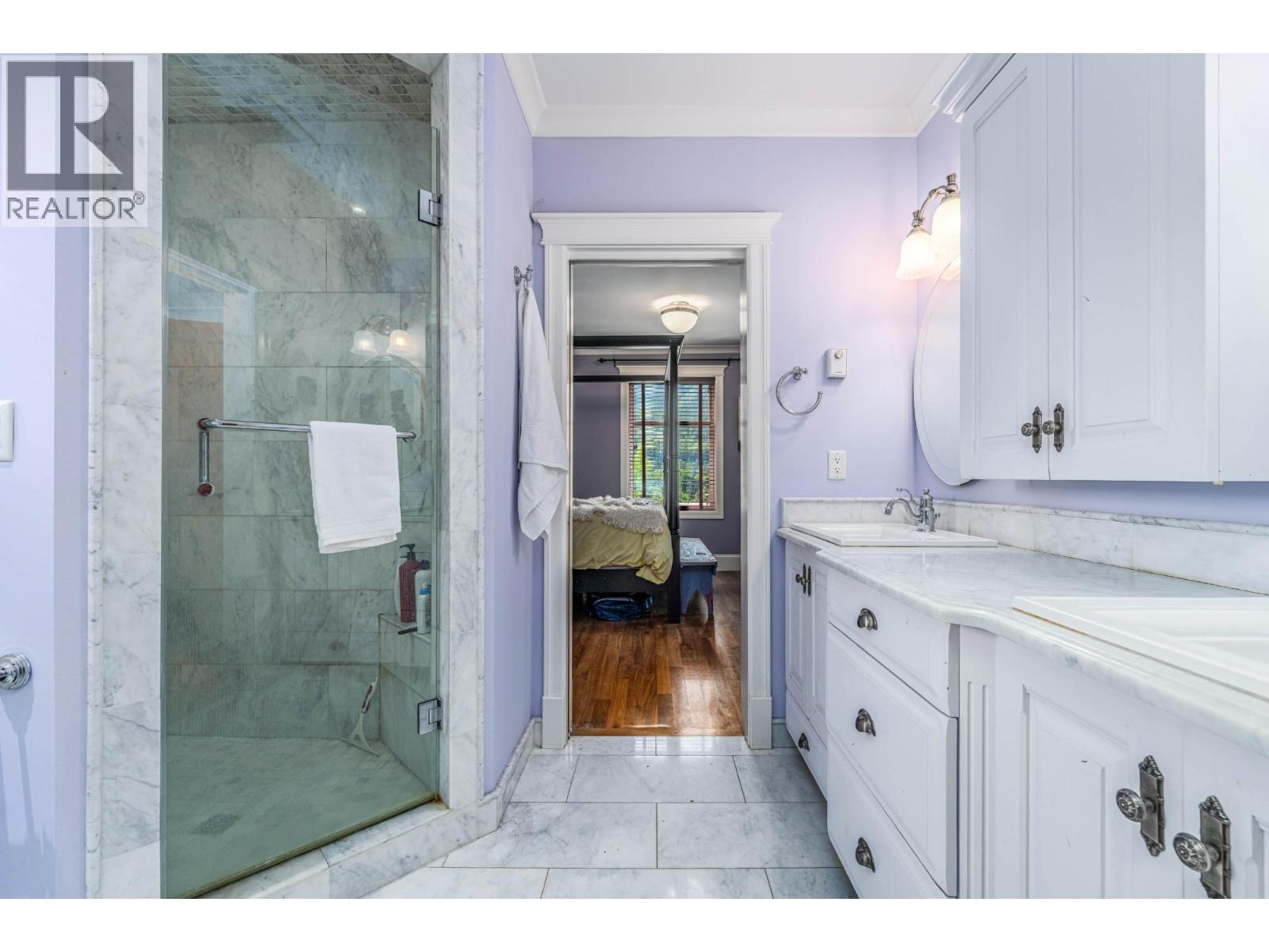622 5TH Avenue - 42