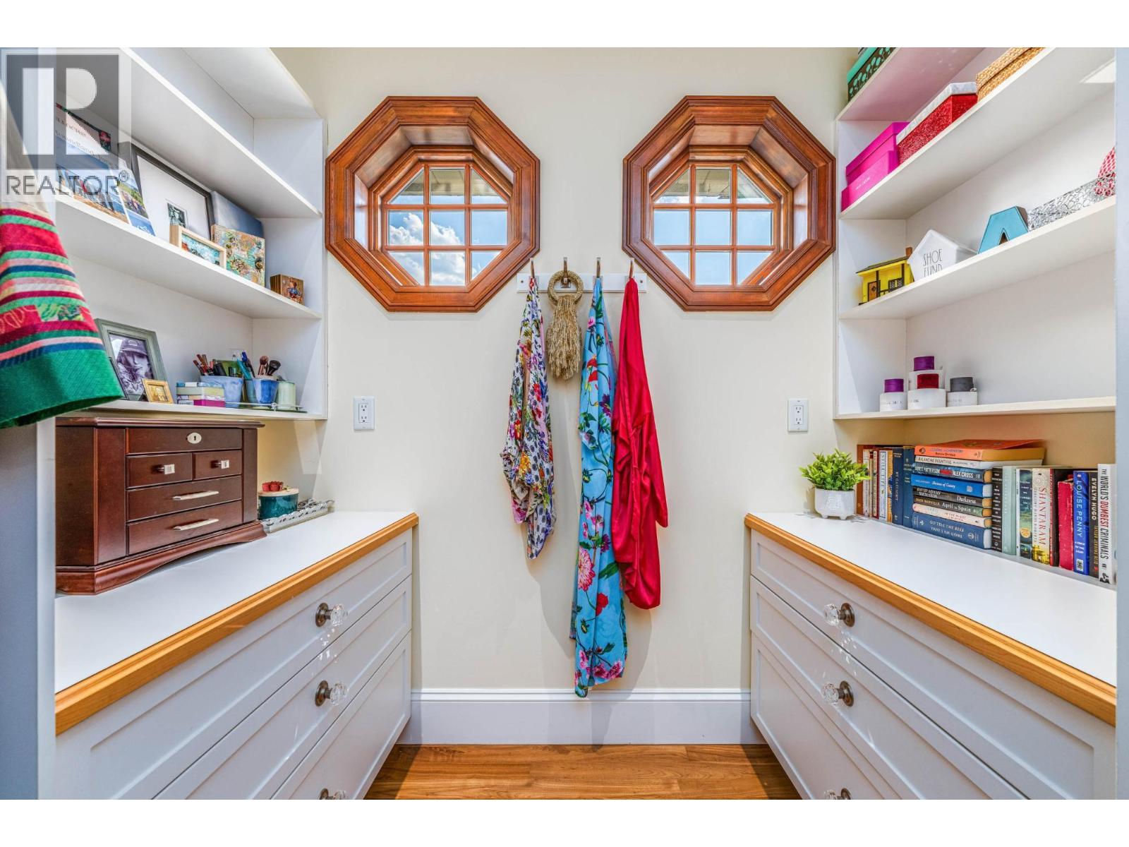 622 5TH Avenue - 35