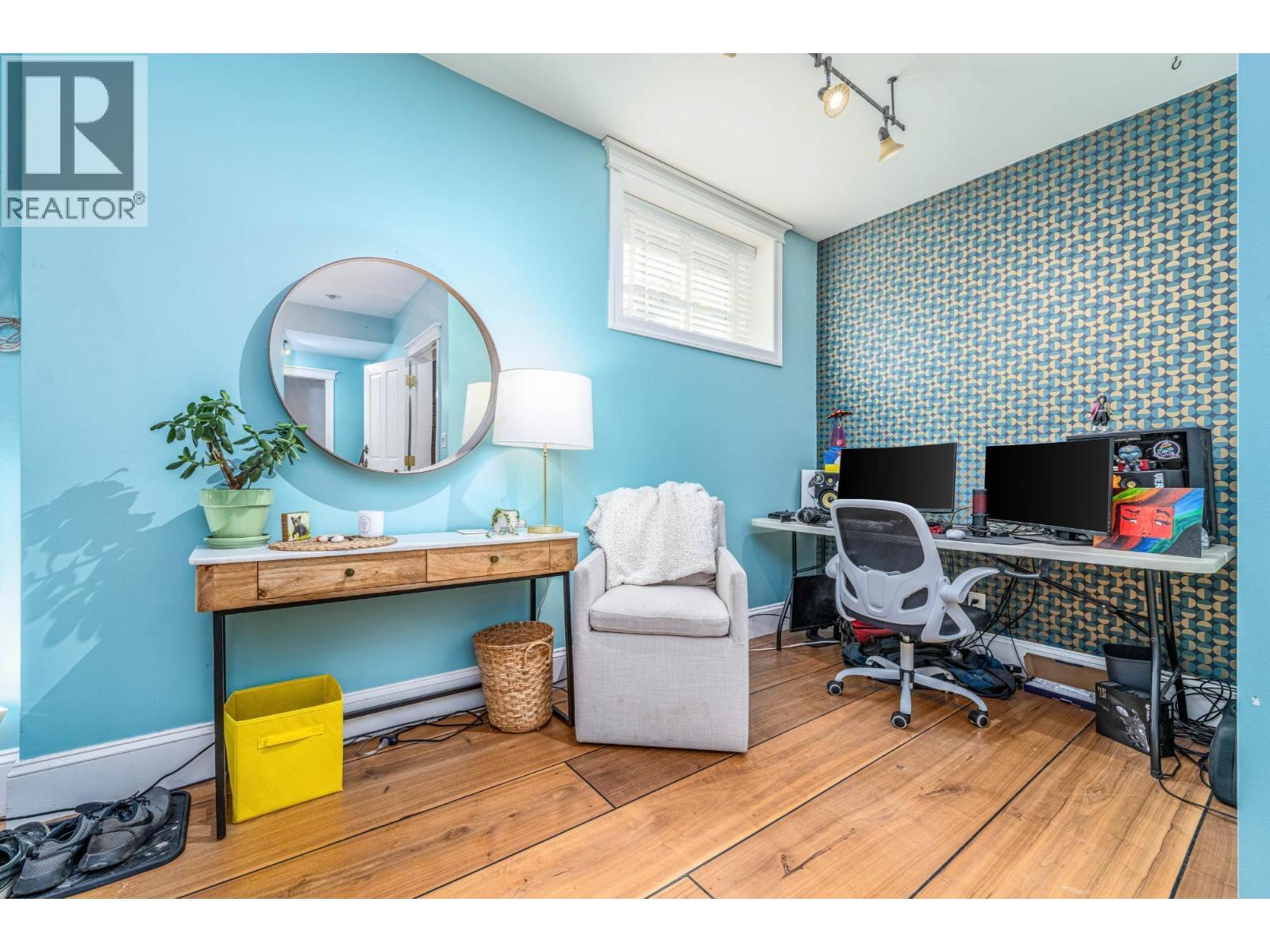 622 5TH Avenue - 47