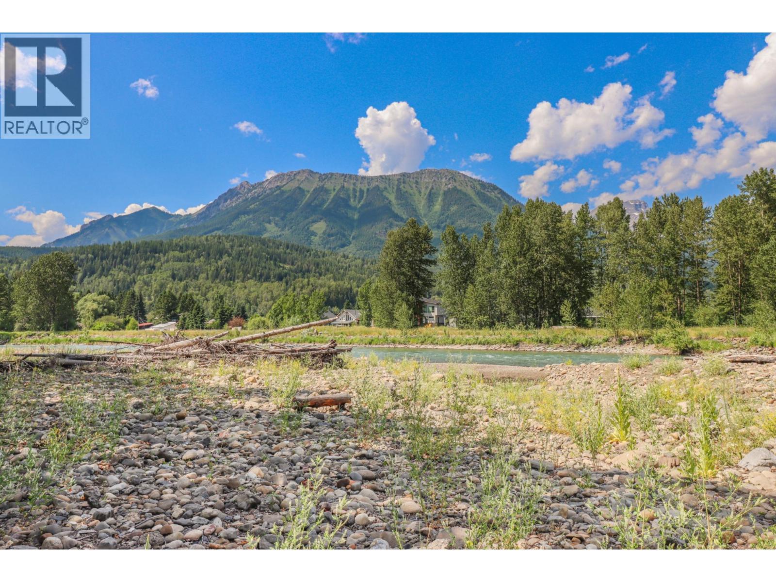 622 5TH Avenue - 87
