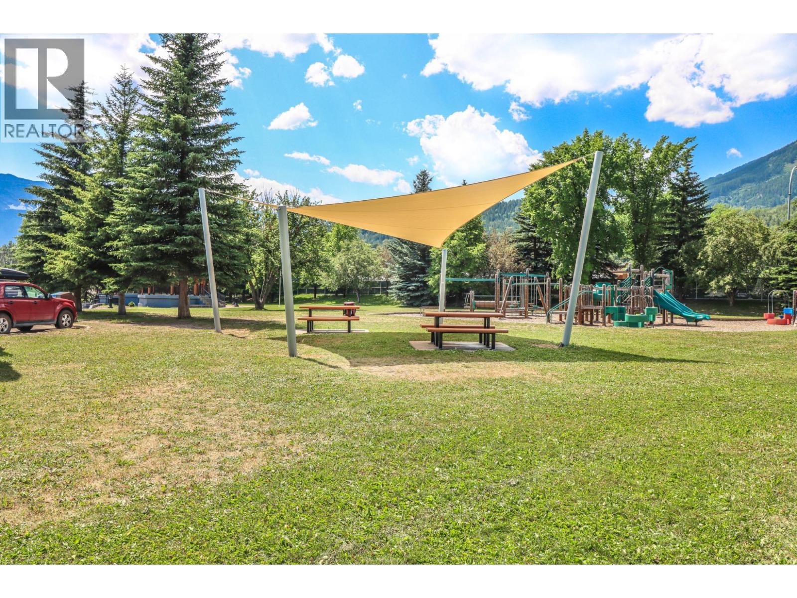622 5TH Avenue - 80