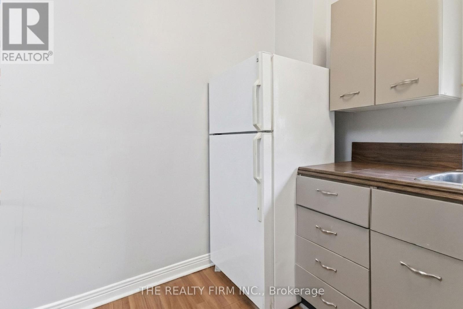 631 ELIAS STREET - 11