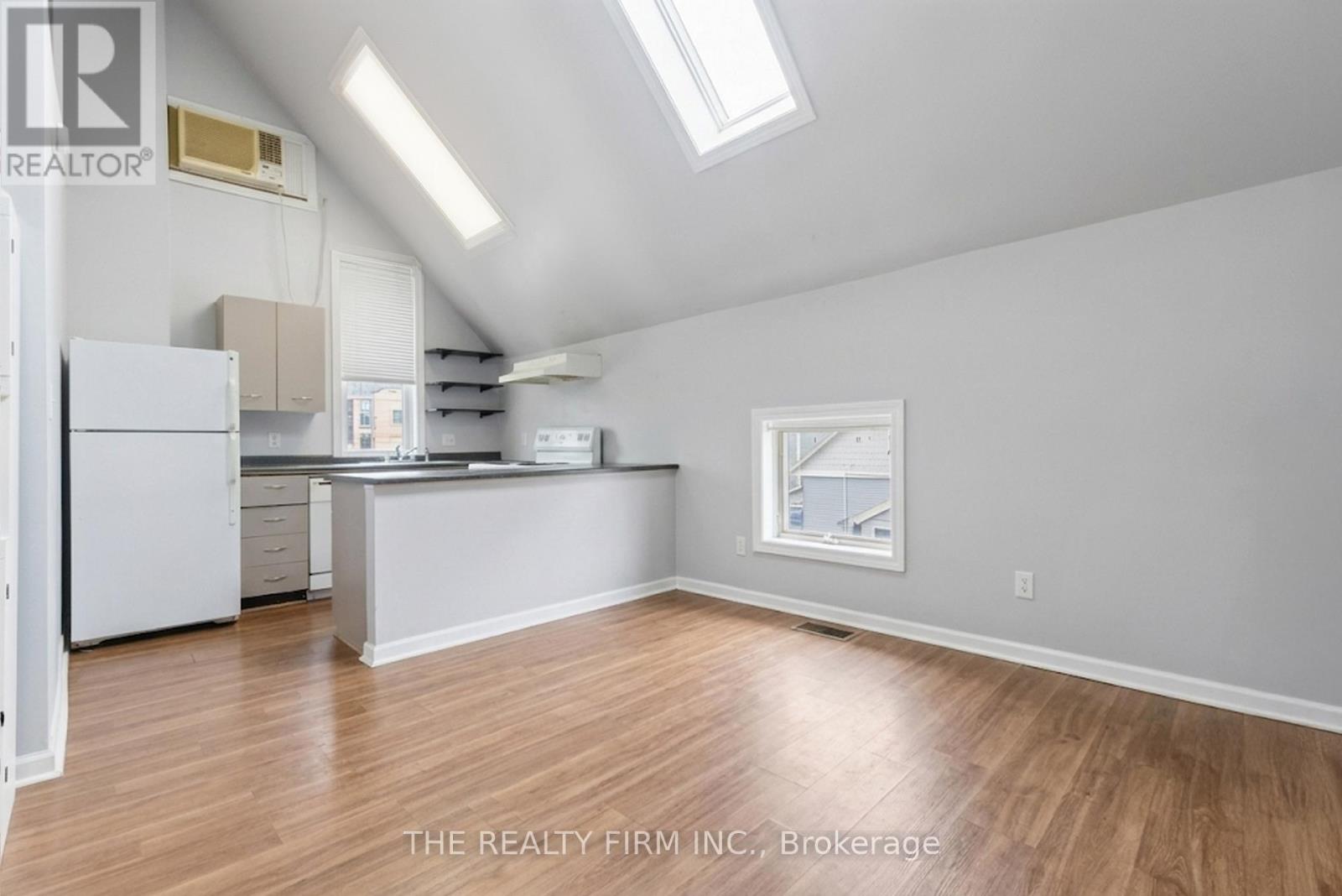 631 ELIAS STREET - 9
