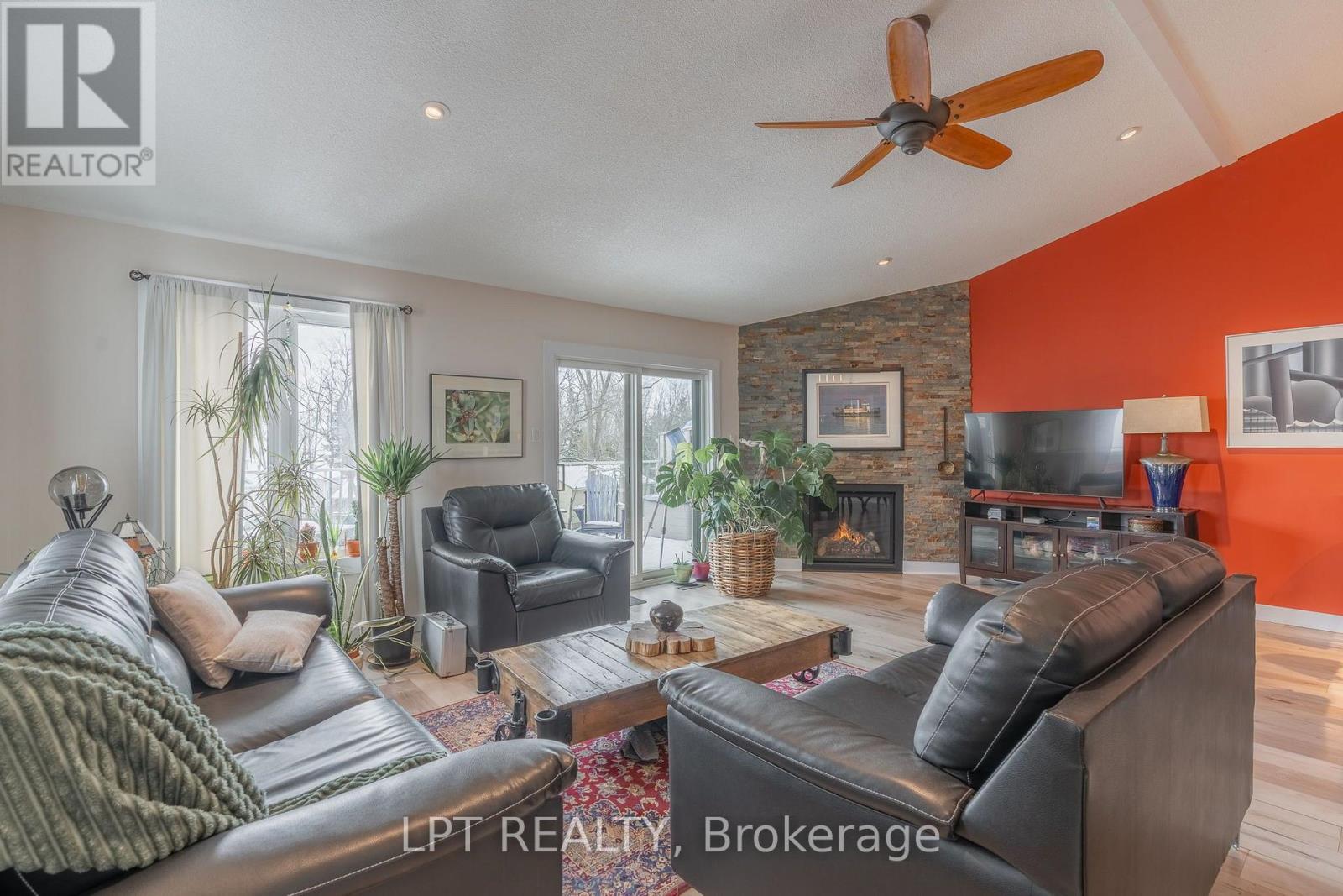 #20 90 ONTARIO STREET S - Image 17