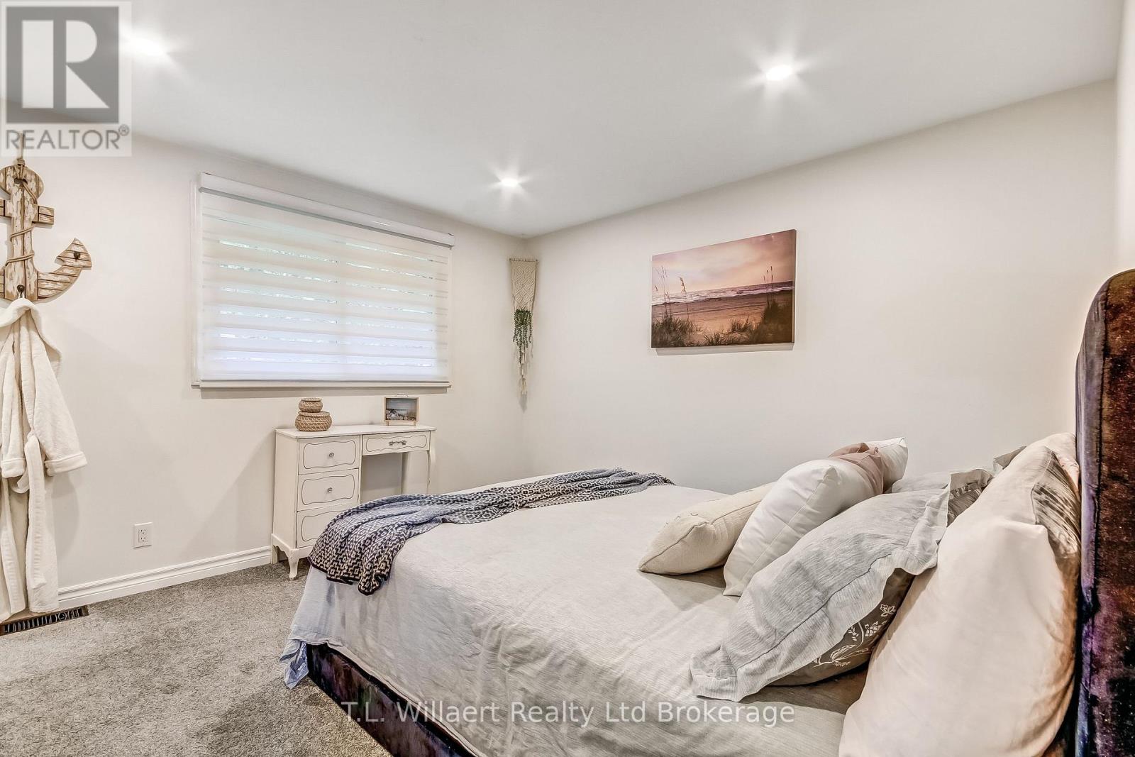#B 32 ALBERT STREET - Image 11