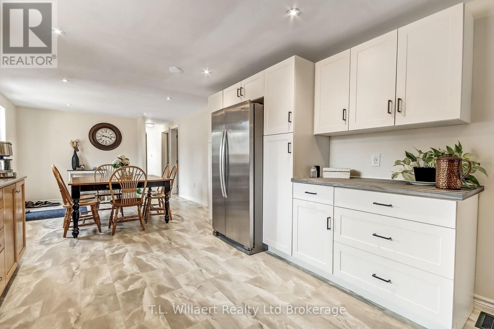#B 32 ALBERT STREET - Image 8