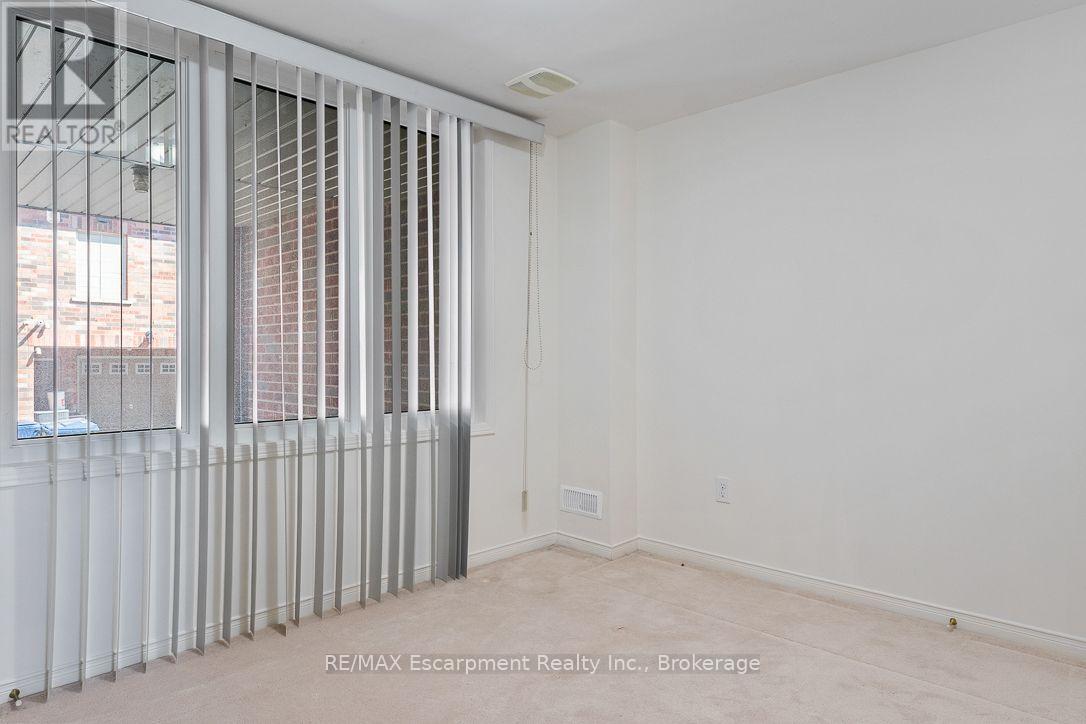 8 JIM BAIRD MEWS - 10