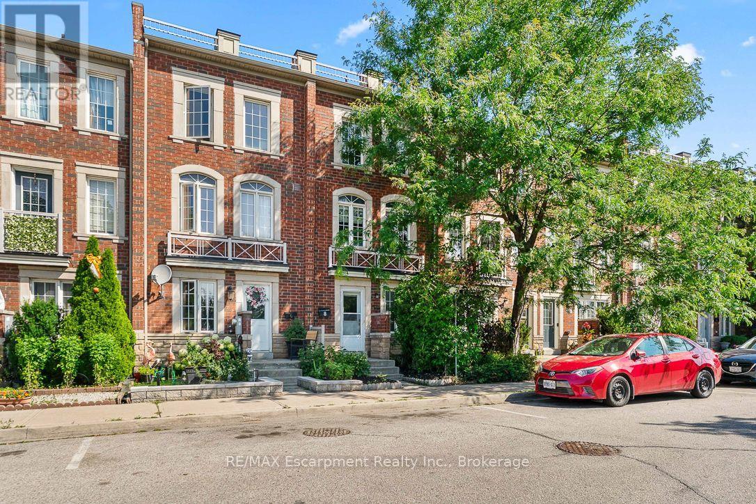 8 JIM BAIRD MEWS - 2