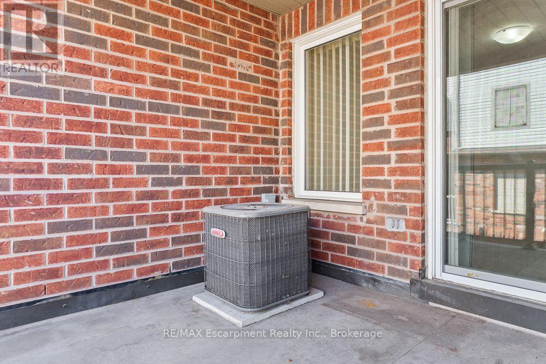 8 JIM BAIRD MEWS - 23