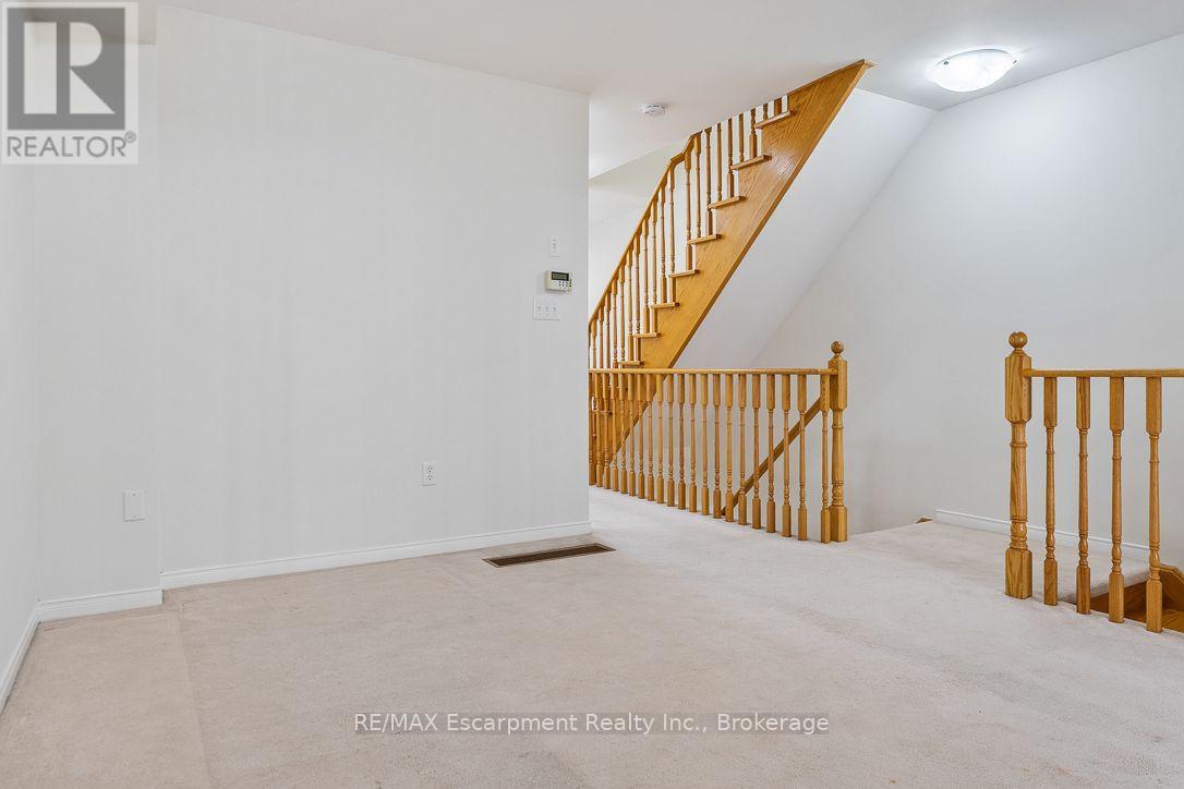 8 JIM BAIRD MEWS - 25