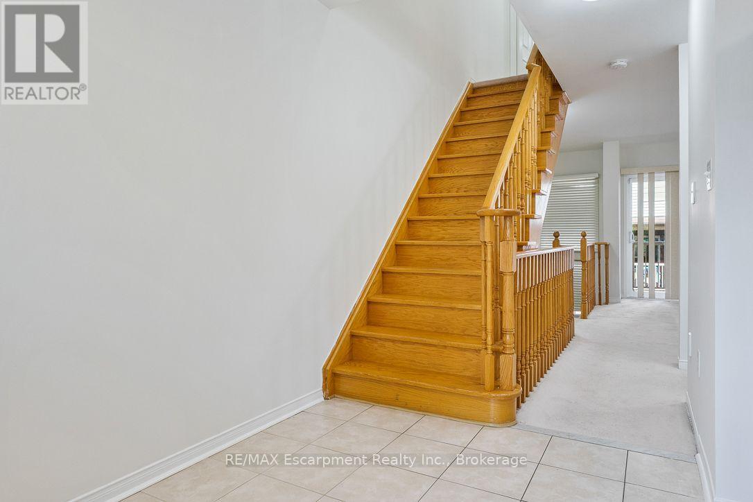 8 JIM BAIRD MEWS - 32