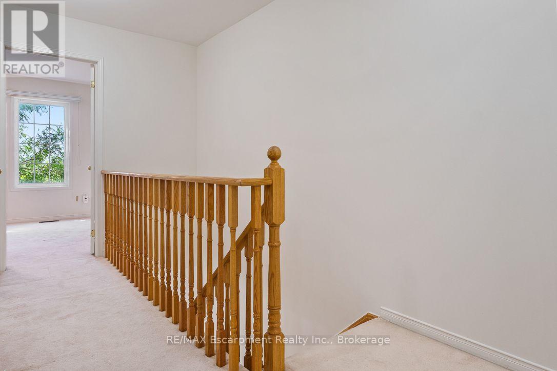 8 JIM BAIRD MEWS - 33