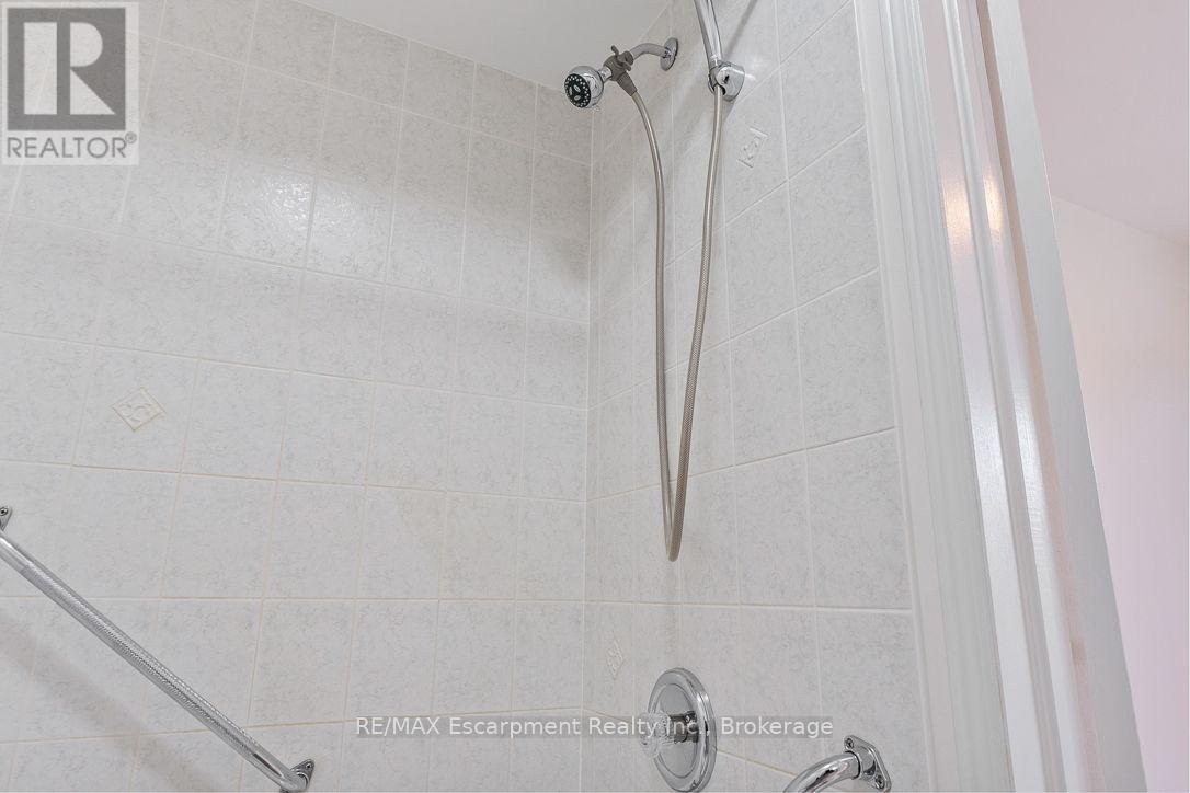 8 JIM BAIRD MEWS - 39