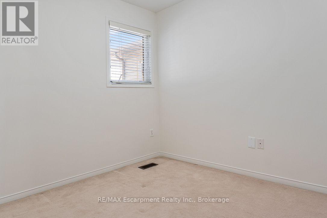 8 JIM BAIRD MEWS - 44