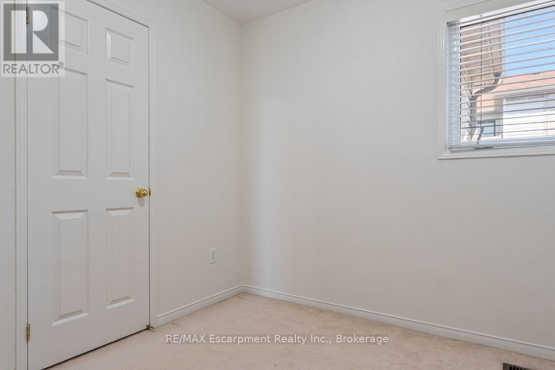 8 JIM BAIRD MEWS - 45