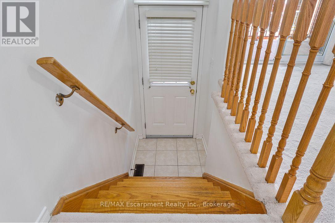 8 JIM BAIRD MEWS - 48