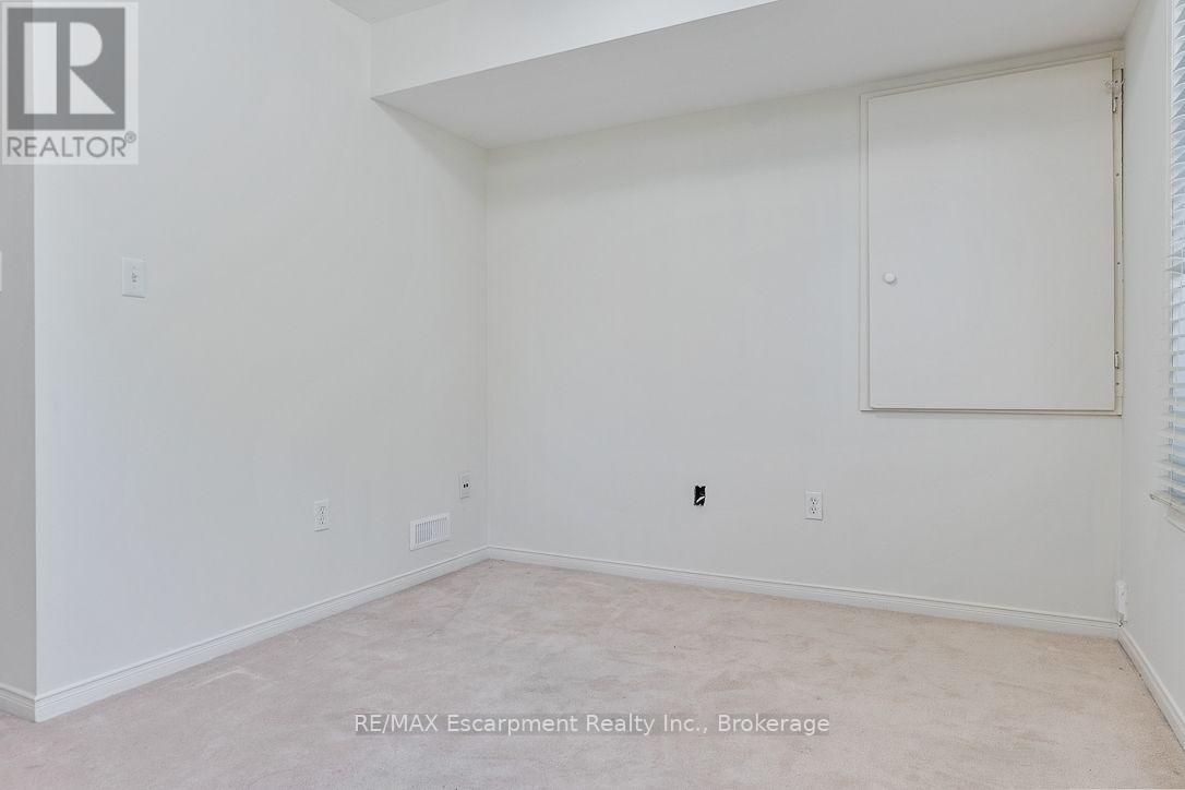 8 JIM BAIRD MEWS - 7