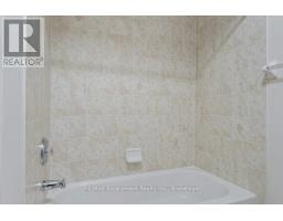 8 Jim Baird Mews, Toronto, ON M3L0C6 Photo 14