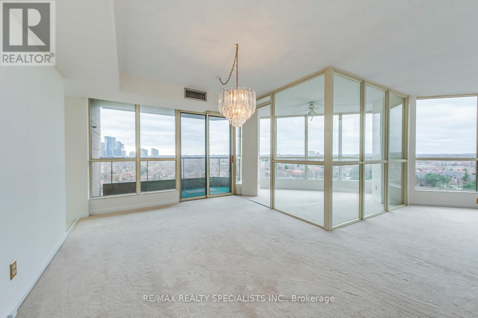 #1002 55 KINGSBRIDGE GARDEN CIRCLE - 13