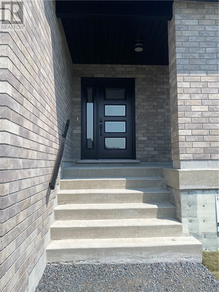 144 Meadowbrook Road Unit# Main Floor, Azilda — photo 3