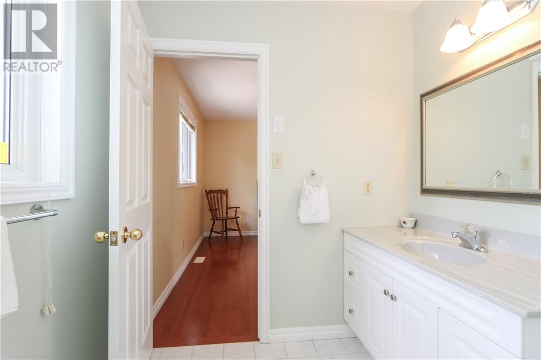 576 Moonrock Avenue - 32