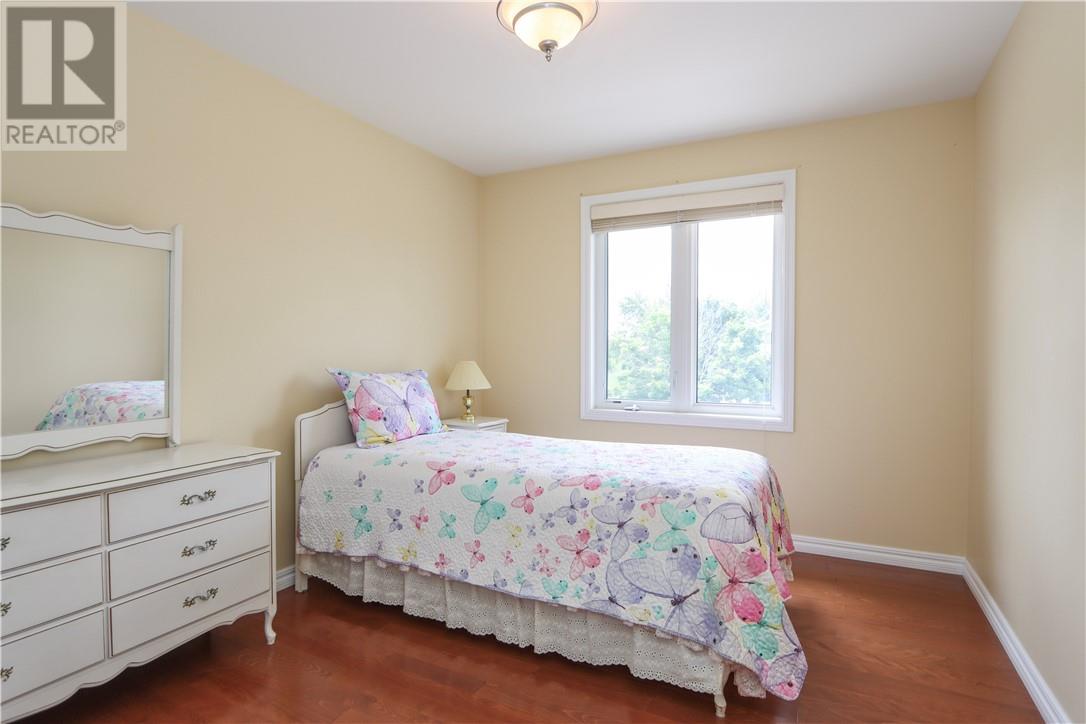 576 Moonrock Avenue - 33