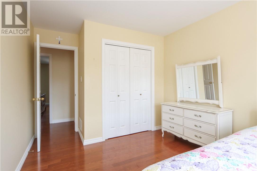 576 Moonrock Avenue - 34
