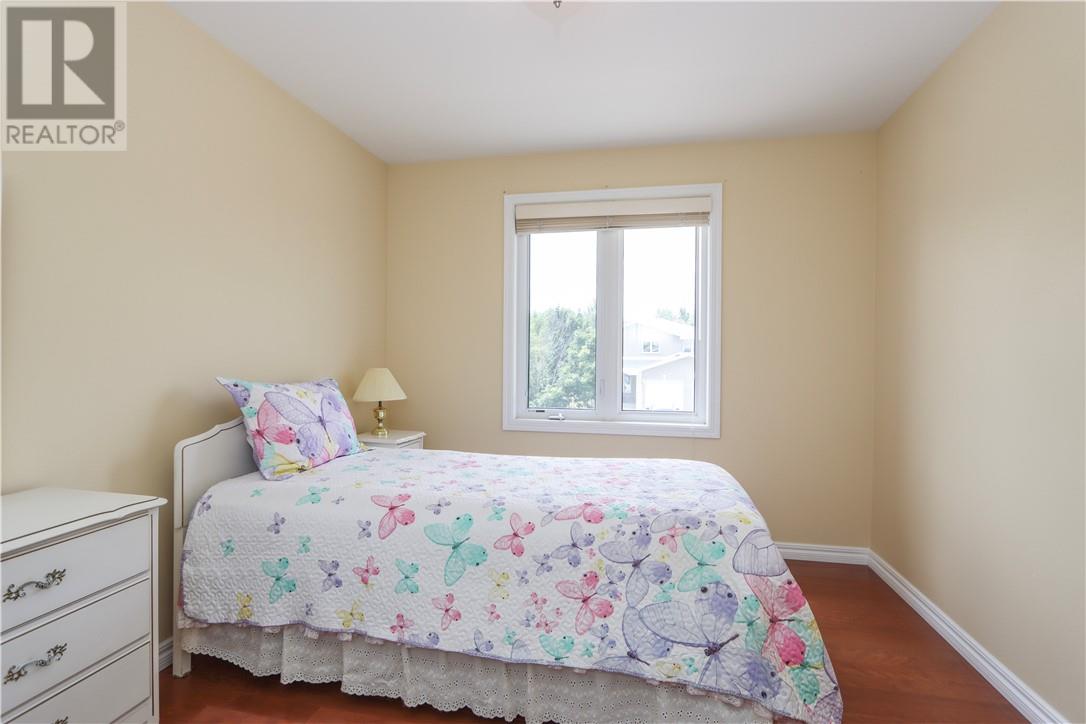 576 Moonrock Avenue - 35