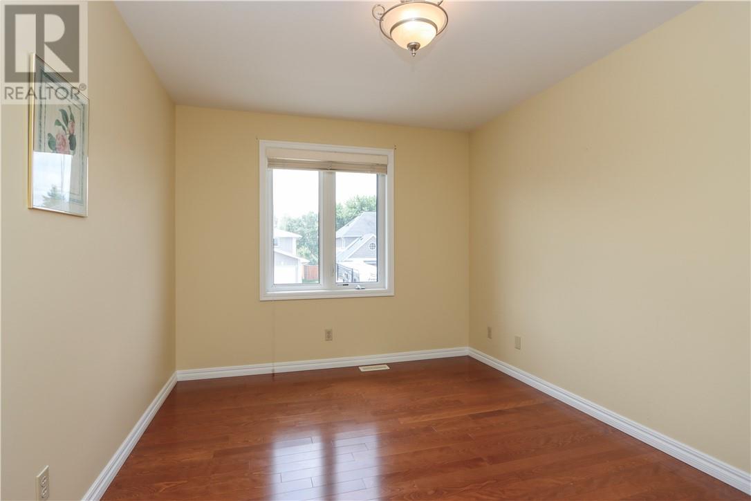 576 Moonrock Avenue - 36
