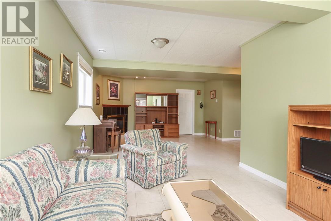 576 Moonrock Avenue - 41