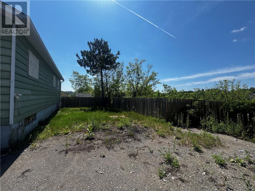 8 PARK Street - Image 4