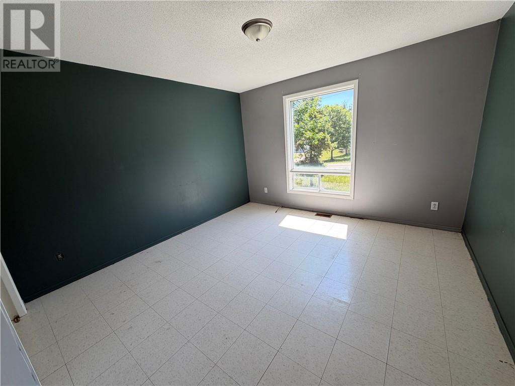 30 BIRCH Road - Image 4